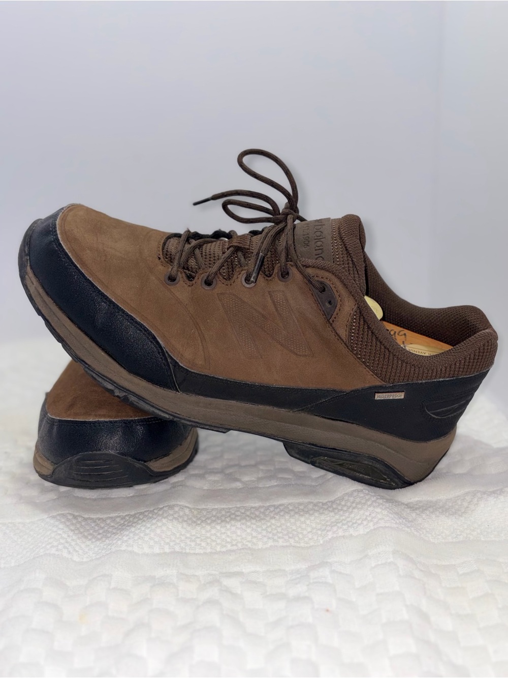 New Balance 1300 Waterproof Walking Hiking Shoe Mens 12 Rugged Terrain MW1300DD